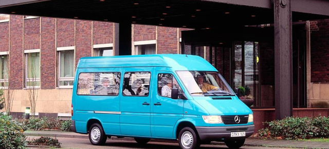 Die Jubiläums-Kiste: 15 Jahre MERCEDES-BENZ Sprinter: Ganz schön was auf dem Kasten: Seit 1995 macht sich der multifunktionale und sprintstarke Transporter nützlich 