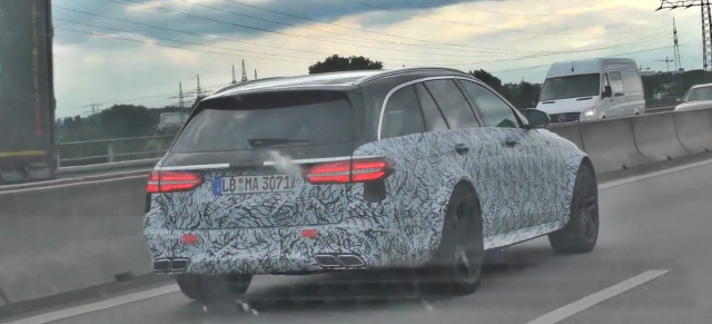 Mercedes-Benz Erlkönig erwischt: Spy Shot Video: Zeigt sich der E63 als Black-Series-Variante? 