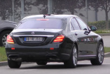 Erlkönig erwischt: Mercedes-Benz S-Klasse: Spy Shot Video: Aktuelle Bilder von der Modellpflege der S-Klasse W222