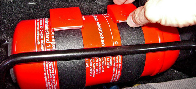 Bandheißer Tipp: Das sollte im Auto drin sein: Feuerlöscher 