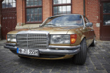 Goldstück: Mercedes-Benz 280 S: City-Cruising mit goldenem Stern: im W116 unterwegs in Hamburg