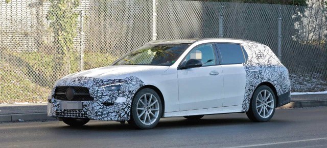 Mercedes-Benz Erlkönig erwischt: Spy Shot: Mercedes C-Klasse T-Modell S206 mit weniger Tarnung