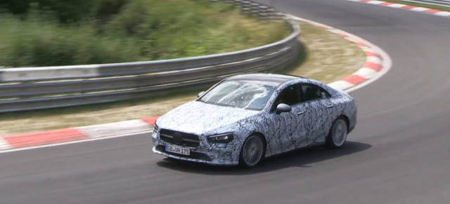 Mercedes-Benz Erlkönig auf dem Nürburgring: In der Grünen Hölle gefilmt: Mercedes-Benz CLA II mit weniger Tarnung