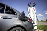 Plug & Charge jetzt auch mit Mercedes-Benz Plug-In Hybriden: Einfach Strom tanken