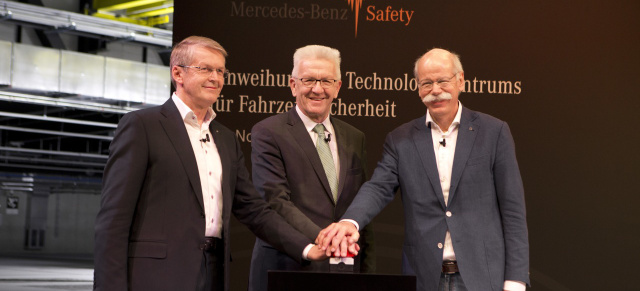 Crash. Boom. Bang: Mercedes-Benz eröffnet neues Crashtest-Zentrum : „Sichere" Investition in dreistelliger Millionenhöhe: das neue Technologiezentrum Fahrzeugsicherheit (TFS) von Mercedes-Benz, 