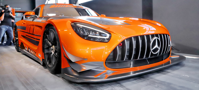 Premiere: Der neue Mercedes-AMG GT3 - zu haben ab 399.000 € netto: Thrilling machine: Der neue GT3 soll den Stern auf den Rennstrecken zum Leuchten bringen