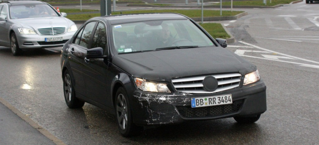 Erwischt: Mercedes C-Klasse Facelift: Unser Mercedes Erlkönig-Fotograf hat wieder zugeschlagen