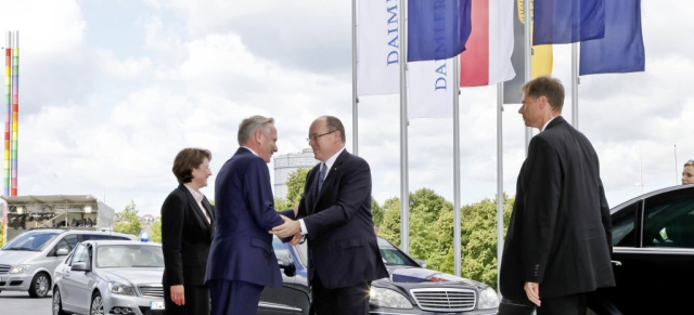 Hoheitlicher Besuch im Mercedes Museum: Fürst Albert II. von Monaco und Fürstin Charlène besuchten Mercedes-Benz Museum