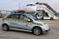 Follow me: Mercedes-Benz B-Klasse F-CELL: Die Mercedes-Benz B-Klasse F-CELL zeigt auf dem Stuttgarter Flughafen den Weg!