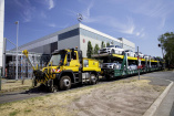 Unimog at work: Unimog bringt Neuwagen auf die Schiene 