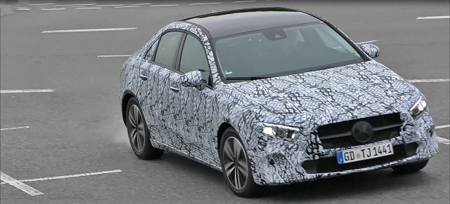 Erlkönig erwischt: Mercedes-Benz A-Klasse Stufenheck: Spy Shot Video: A-Klasse Stufenheck gefilmt