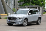 Mercedes-Benz Erlkönig erwischt: Star Spy Shot: Aktuelle Bilder vom GLB mit geringer Tarnung