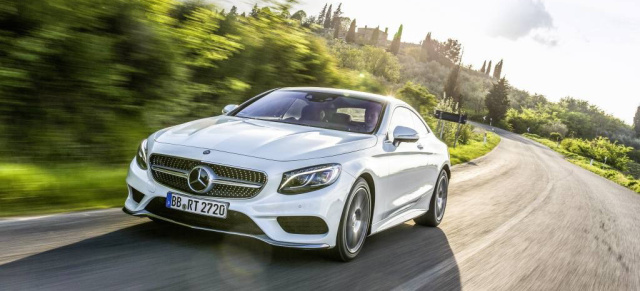 Update: 285 Fotos vom Mercedes S-Klasse Coupé und S63 AMG Coupe: Neues Bildmaterial zum Mercedes-Benz Oberklasse Coupé:
S500 Coupe iridiumsilber, S500 Coupe 4MATIC cavansitblau und S63 AMG Coupe 4MATIC allanitgrau magno