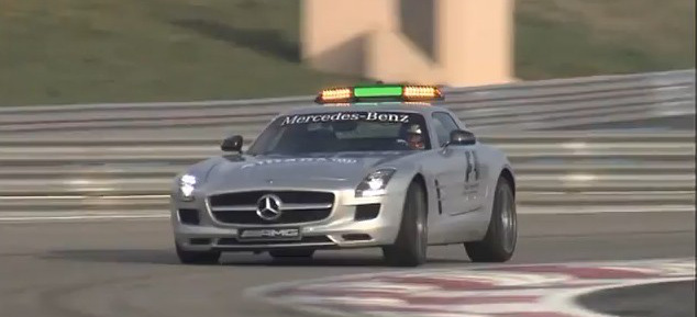 Video: Mercedes SLS AMG Safety Car auf der Piste: 6-minütiger Film mit verschiedenen Kameraeinstellungen zeigen den Mercedes SLS Safety Car on the track