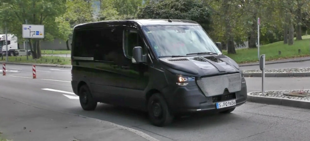 Erlkönig erwischt: Mercedes-Benz Sprinter: Spy Shot Video: der kommende Sprinter in Großaufnahme gefilmt