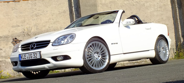 Ein Traum in Weiß: Mercedes SLK AMG 32 (R170): 2001er Roadster mit stimmigem Individual-Trimm