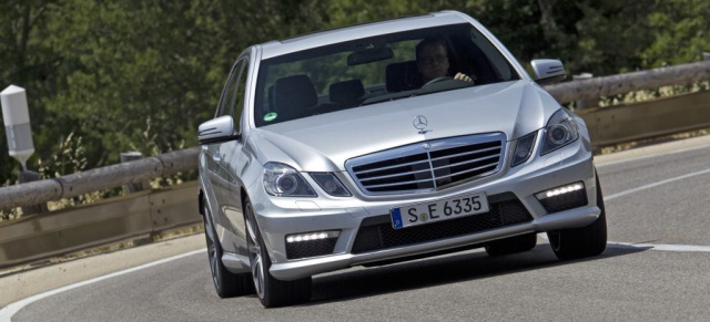 Mercedes E63 AMG jetzt mit bis zu 557 PS: Jetzt mit Turbo-Power: Die kräftigere Mercedes E-Klasse mit AMG  DNA steht ab September 2011 beim Mercedes Händler 